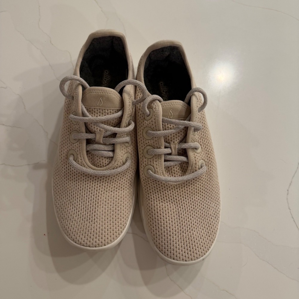 Allbirds Tree Runners Beige Eucalyptus Fiber Breathable Sneakers Womens 9